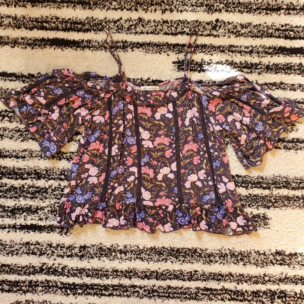 AE Cold Shoulder Floral Top